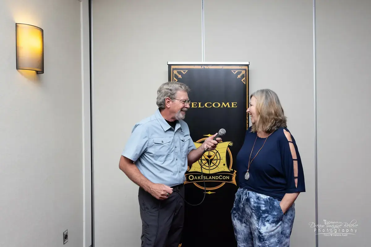 Jeff conducting red carpet interviews at Oak Island Con